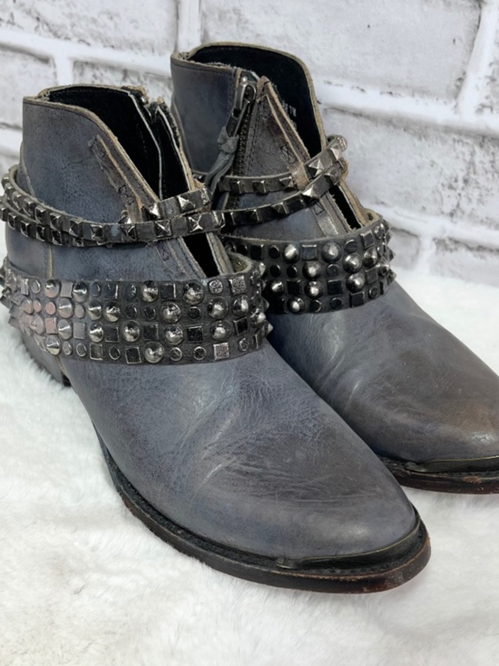 🦅|•FREEBIRD BY STEVEN•| 'MZLOW' Cool Ankle Booties Size 7 - Picture 1 of 8